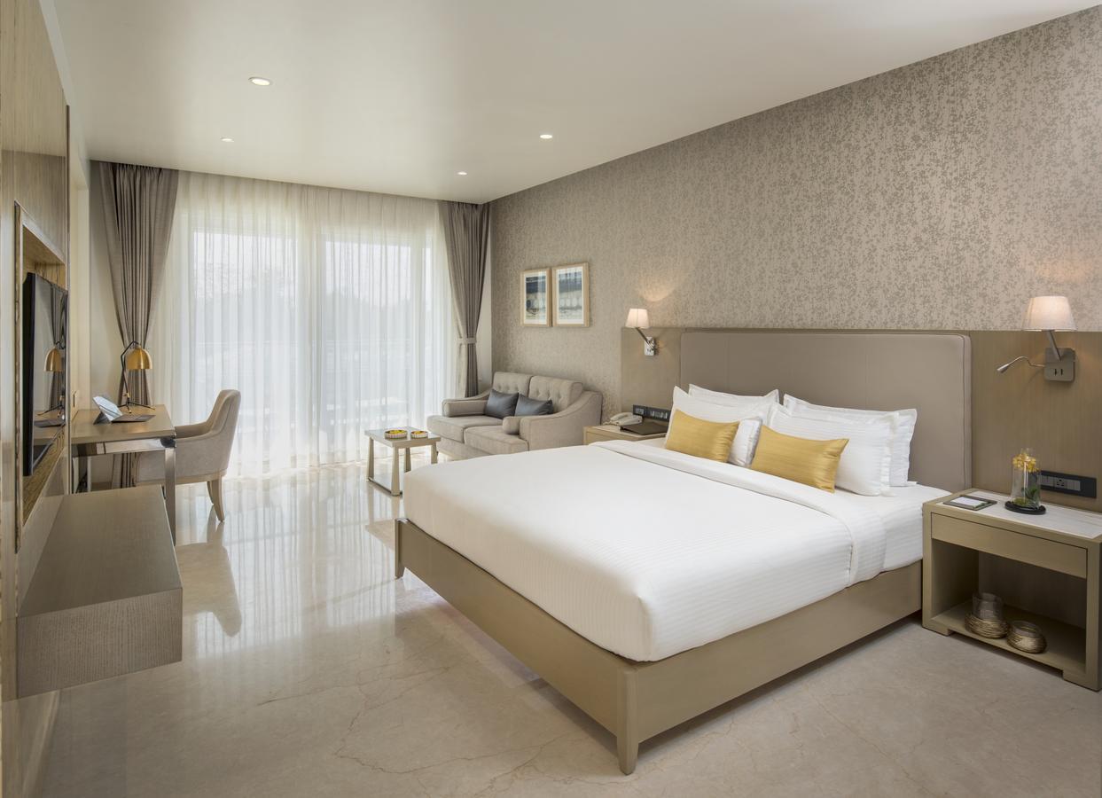 Kabir Hotel & Spa Vadodara Kültér fotó